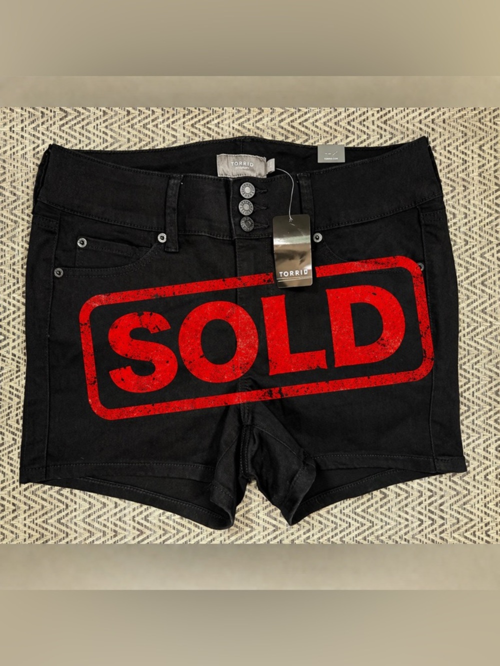 Torrid High Rise Jegging Shorts Black Super Soft 3.5” Inseam Women Size 10 NWT